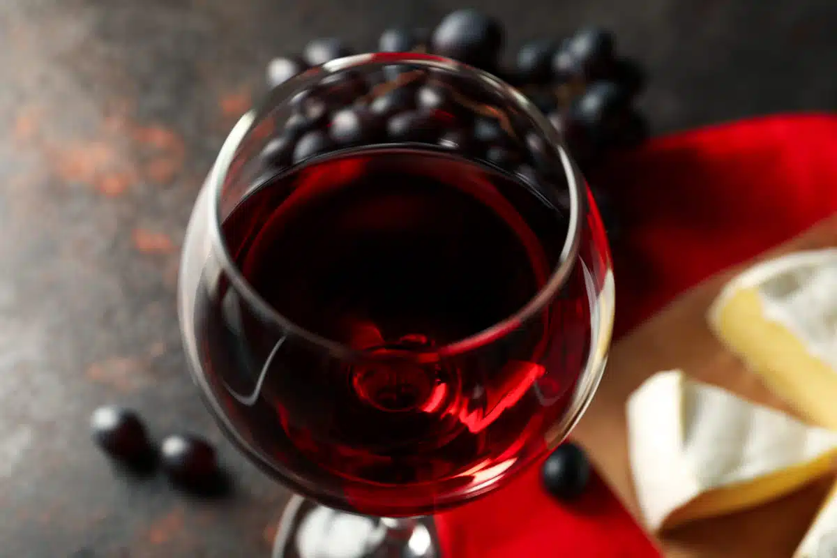 07-24 Jessup Cellars Recommends Top Tips for Choosing Great Red Blend Wines top view of wine glass with red wine in it